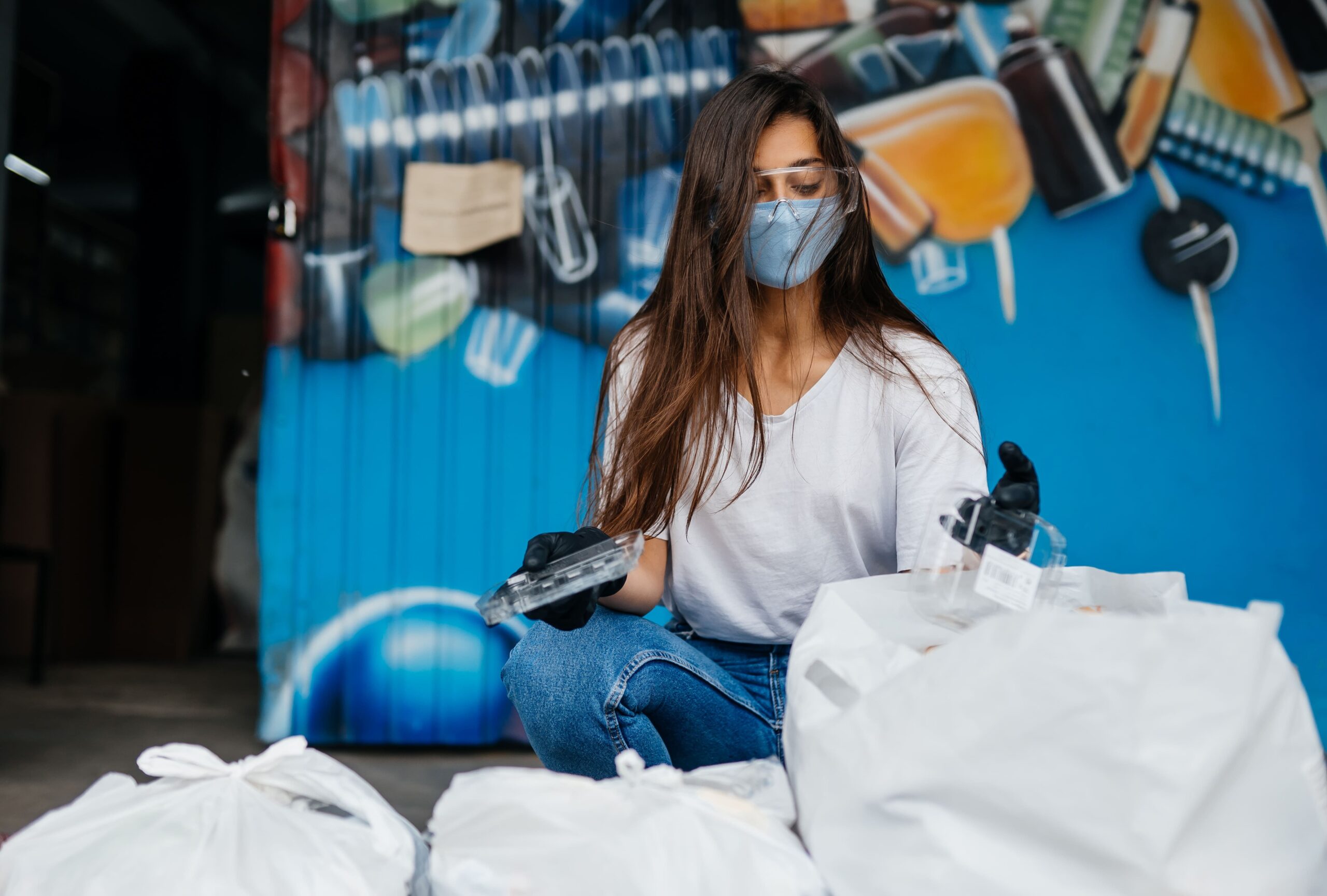 How do Junk Removal Services in San Antonio Clean Mess?